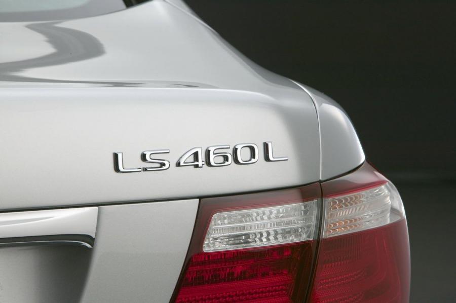  Lexus LS460 2006 года  (фото 171 из 200)